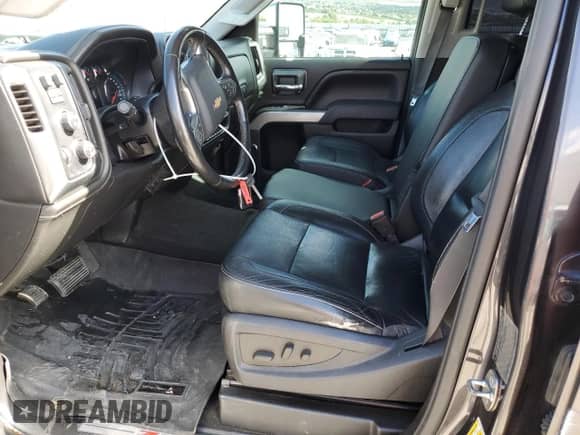 2015 Chevrolet Silverado 3500HD LTZ с VIN 1GC4K0C89FF618128, выставлен на аукционе Copart как лот 81877625 с пробегом 144 144 миль миль и Списание • Salvage title. История ставок и продаж доступна на DreamBid. Изображение 7.