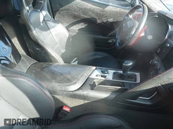 2016 Chevrolet Corvette Z06 3LZ z VIN 1G1YU3D61G5613211, wystawiony jako IAAI lot #43239752 z przebiegiem Nie podano mil oraz . Historia ofert i sprzedaży dostępna na DreamBid. Obrazek 5.