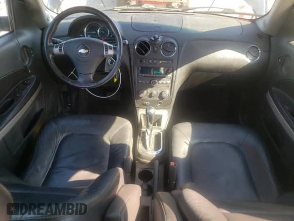 2010 Chevrolet HHR 1LT z VIN 3GNBABDB5AS550809, wystawiony jako Copart lot #72055624 z przebiegiem 173 625 mil mil oraz Czysty tytuł • Clean title. Historia ofert i sprzedaży dostępna na DreamBid. Obrazek 8.