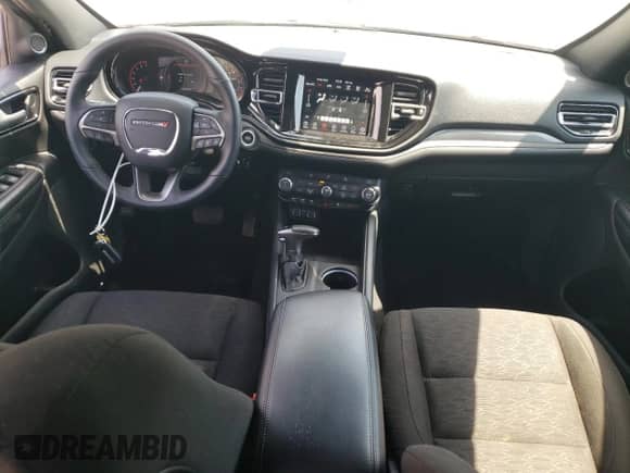 2024 Dodge Durango SXT z VIN 1C4RDHAG3RC239382, wystawiony jako Copart lot #69877285 z przebiegiem 14 407 mil mil oraz Szkoda całkowita • Salvage title. Historia ofert i sprzedaży dostępna na DreamBid. Obrazek 8.