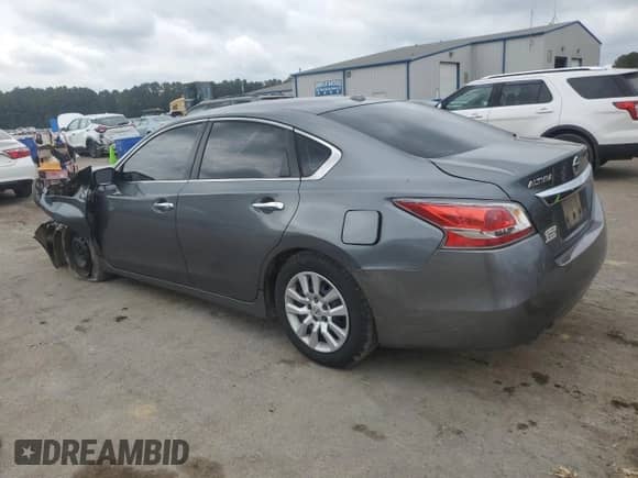 2015 Nissan Altima 2.5 with VIN 1N4AL3AP4FN325163, listed as a Copart auction lot 82125395 with 189,040 mi miles and Salvage title. Bid and sale history available at DreamBid. Image 2.