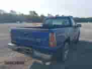 2004 Chevrolet Silverado 1500 Work Truck z VIN 1GCEC14X44Z282736, wystawiony jako IAAI lot #42307258 z przebiegiem 196 877 mil mil oraz . Historia ofert i sprzedaży dostępna na DreamBid. Obrazek 4.