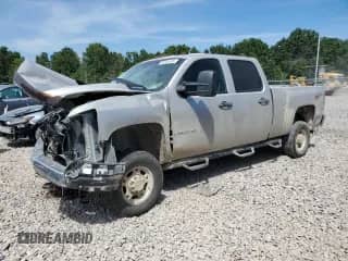 2008 Chevrolet Silverado 2500HD Work Truck with VIN 1GCHK23608F154662, listed as a Copart auction lot 68340595 with 257,089 mi miles and Salvage title. Bid and sale history available at DreamBid. Image 1.