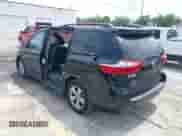 2019 Toyota Sienna LE Auto Access Seat z VIN 5TDKZ3DC5KS016148, wystawiony jako IAAI lot #43114678 z przebiegiem 259 719 mil mil oraz . Historia ofert i sprzedaży dostępna na DreamBid. Obrazek 3.