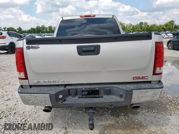2007 GMC Sierra 1500 SLE2 with VIN 2GTEC13J871520873, listed as a Copart auction lot 71089175 with 130,379 mi miles and Salvage title. Bid and sale history available at DreamBid. Image 6.