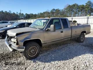 1998 Chevrolet Silverado 2500 с VIN 1GCGC29R8WE255672, выставлен на аукционе Copart как лот 46235455 с пробегом 325 923 миль миль и Списание • Salvage title. История ставок и продаж доступна на DreamBid. Изображение 1.