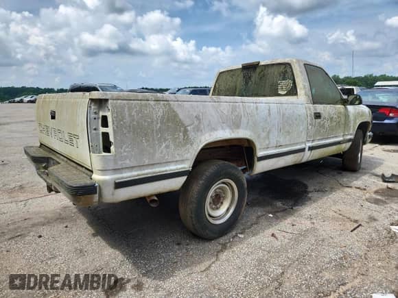 2000 Chevrolet Silverado 2500 с VIN 1GCGC24R3YR105777, выставлен на аукционе Copart как лот 62659635 с пробегом 159 127 миль миль и Чистый • Clean title. История ставок и продаж доступна на DreamBid. Изображение 3.