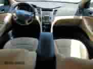 2013 Hyundai Sonata GLS z VIN 5NPEB4AC5DH749451, wystawiony jako Copart lot #65849325 z przebiegiem Nie podano mil oraz Czysty tytuł • Clean title. Historia ofert i sprzedaży dostępna na DreamBid. Obrazek 8.