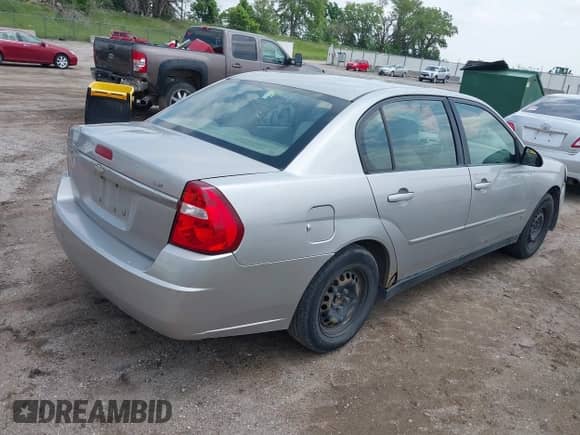 2008 Chevrolet Malibu Classic LS 1FL с VIN 1G1ZS58F98F136345, выставлен на аукционе IAAI как лот 42454104 с пробегом 198 856 миль миль и . История ставок и продаж доступна на DreamBid. Изображение 4.