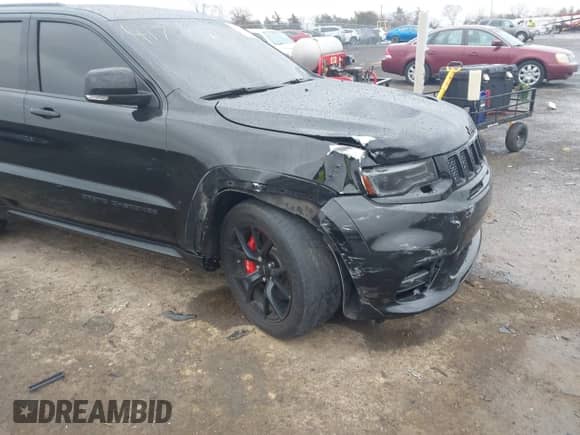 2018 Jeep Grand Cherokee SRT z VIN 1C4RJFDJ2JC391503, wystawiony jako IAAI lot #41717243 z przebiegiem 78 157 mil mil oraz . Historia ofert i sprzedaży dostępna na DreamBid. Obrazek 6.