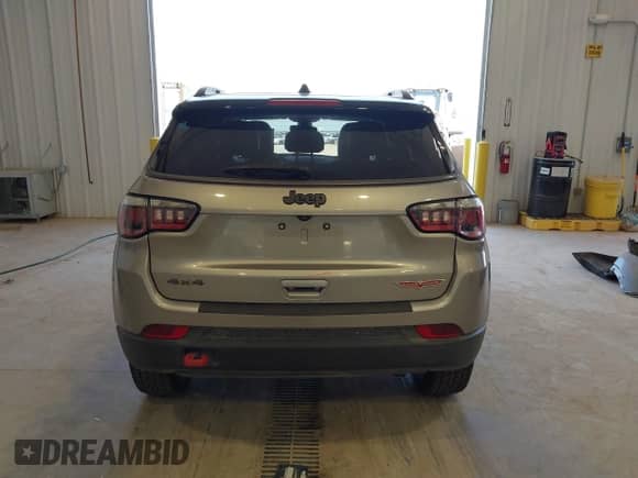 2020 Jeep Compass Trailhawk с VIN 3C4NJDDB3LT163111, выставлен на аукционе IAAI как лот 42343776 с пробегом 98 493 миль миль и . История ставок и продаж доступна на DreamBid. Изображение 17.