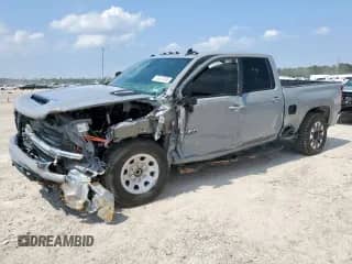 2024 Chevrolet Silverado 2500HD LT z VIN 2GC1YNEY7R1200559, wystawiony jako Copart lot #59513395 z przebiegiem 32 816 mil mil oraz Szkoda całkowita • Salvage title. Historia ofert i sprzedaży dostępna na DreamBid. Obrazek 1.