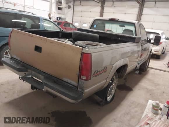 1999 Chevrolet Silverado 2500 с VIN 1GCGK24R4XR719013, выставлен на аукционе IAAI как лот 41384775 с пробегом 372 169 миль миль и . История ставок и продаж доступна на DreamBid. Изображение 4.