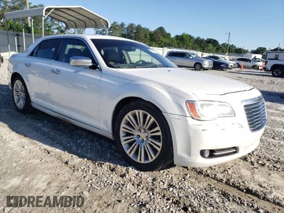2012 Chrysler 300 C Luxury Series z VIN 2C3CCAPT0CH229423, wystawiony jako Copart lot #58262135 z przebiegiem 152 609 mil mil oraz Czysty tytuł • Clean title. Historia ofert i sprzedaży dostępna na DreamBid. Obrazek 4.