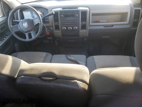 2012 Ram 1500 Tradesman z VIN 1C6RD6FP7CS175218, wystawiony jako Copart lot #57409305 z przebiegiem 303 140 mil mil oraz Szkoda całkowita • Salvage title. Historia ofert i sprzedaży dostępna na DreamBid. Obrazek 8.