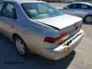 1997 Toyota Camry LE z VIN 4T1BF22K0VU029186, wystawiony jako IAAI lot #42029297 z przebiegiem 153 204 mil mil oraz . Historia ofert i sprzedaży dostępna na DreamBid. Obrazek 6.