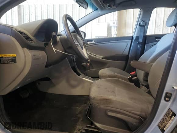 2012 Hyundai Accent GS z VIN KMHCT5AE4CU042837, wystawiony jako Copart lot #89846275 z przebiegiem 85 376 mil mil oraz Szkoda całkowita • Salvage title. Historia ofert i sprzedaży dostępna na DreamBid. Obrazek 7.