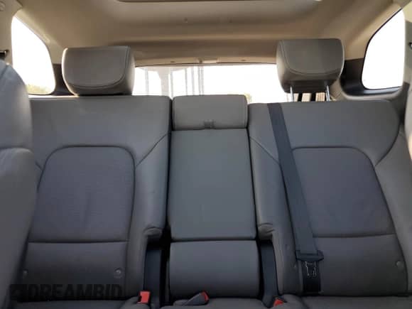 2015 Hyundai Santa Fe Limited z VIN KM8SRDHF1FU109935, wystawiony jako Copart lot #85382445 z przebiegiem 136 281 mil mil oraz Czysty tytuł • Clean title. Historia ofert i sprzedaży dostępna na DreamBid. Obrazek 10.