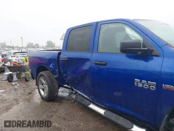 2015 Ram 1500 Express z VIN 1C6RR7KTXFS616399, wystawiony jako IAAI lot #43298636 z przebiegiem 35 406 mil mil oraz . Historia ofert i sprzedaży dostępna na DreamBid. Obrazek 6.