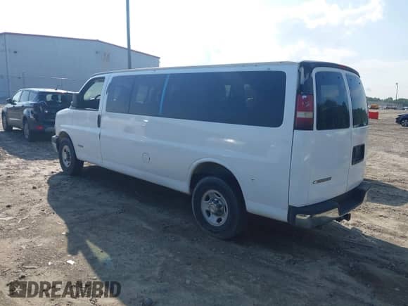 2004 Chevrolet Express Passenger z VIN 1GAHG39U641160429, wystawiony jako IAAI lot #42711190 z przebiegiem 192 259 mil mil oraz . Historia ofert i sprzedaży dostępna na DreamBid. Obrazek 3.