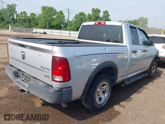 2012 Ram 1500 ST z VIN 1C6RD7FPXCS314926, wystawiony jako IAAI lot #42485348 z przebiegiem 77 663 mil mil oraz . Historia ofert i sprzedaży dostępna na DreamBid. Obrazek 4.