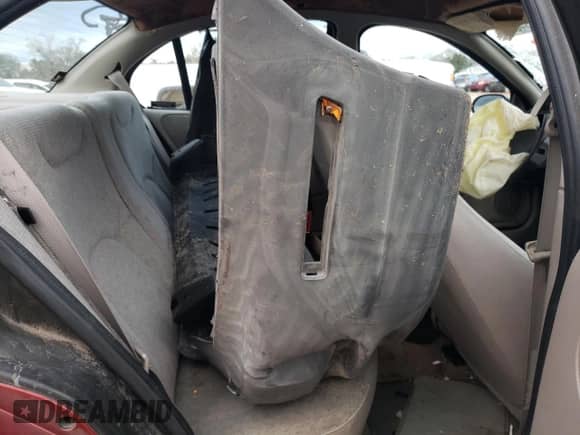 1999 Saturn SL with VIN 1G8ZH5288XZ201788, listed as a Copart auction lot 88923435 with 196,148 mi miles and Salvage title. Bid and sale history available at DreamBid. Image 10.