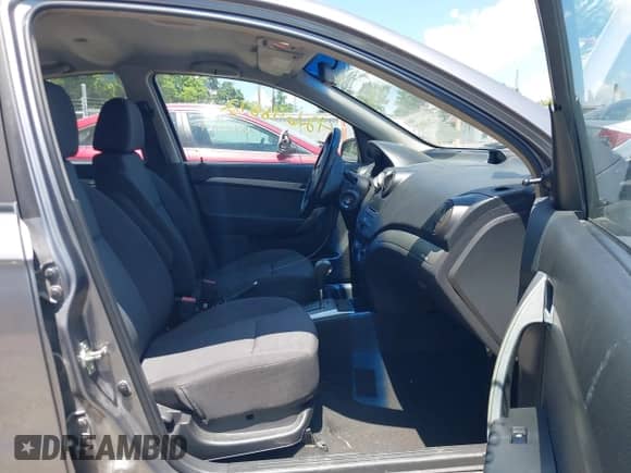 2009 Chevrolet Aveo 1LT с VIN KL1TD56E79B613999, выставлен на аукционе IAAI как лот 42648812 с пробегом 108 891 миль миль и . История ставок и продаж доступна на DreamBid. Изображение 5.