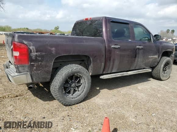 2008 Chevrolet Silverado 1500 2LT with VIN 2GCEC13JX81100274, listed as a Copart auction lot 43967765 with 277,490 mi miles and Salvage title. Bid and sale history available at DreamBid. Image 3.