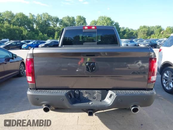 2019 Ram 1500 Warlock z VIN 1C6RR7GT1KS725613, wystawiony jako IAAI lot #42558390 z przebiegiem 38 589 mil mil oraz . Historia ofert i sprzedaży dostępna na DreamBid. Obrazek 16.