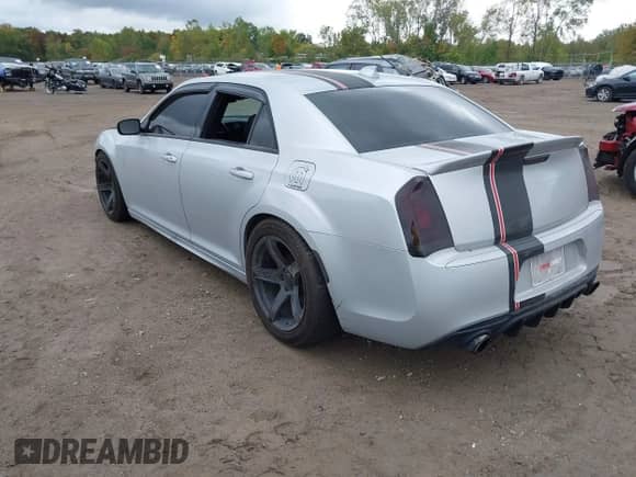 2019 Chrysler 300 S с VIN 2C3CCABT5KH704862, выставлен на аукционе IAAI как лот 43239961 с пробегом 102 540 миль миль и . История ставок и продаж доступна на DreamBid. Изображение 3.