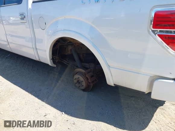 2013 Ford F-150 XL с VIN 1FTFW1ET7DFC97708, выставлен на аукционе IAAI как лот 42807204 с пробегом 124 877 миль миль и . История ставок и продаж доступна на DreamBid. Изображение 20.