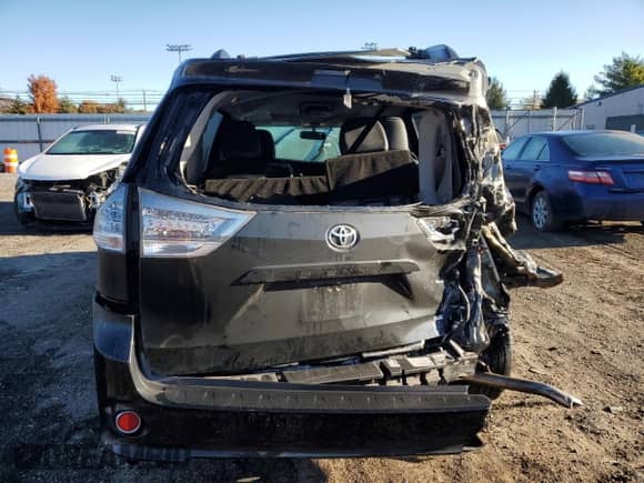 2017 Toyota Sienna SE with VIN 5TDXZ3DC9HS848218, listed as a Copart auction lot 87242205 with 120,588 mi miles and Salvage title. Bid and sale history available at DreamBid. Image 6.