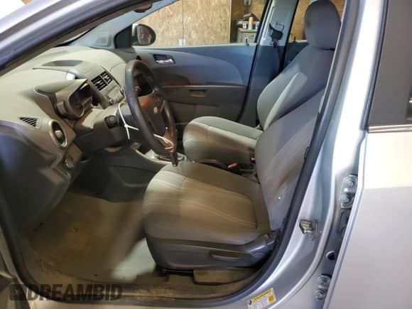 2012 Chevrolet Sonic LT z VIN 1G1JD6SBXC4179356, wystawiony jako Copart lot #80343425 z przebiegiem 173 504 mil mil oraz Szkoda całkowita • Salvage title. Historia ofert i sprzedaży dostępna na DreamBid. Obrazek 7.