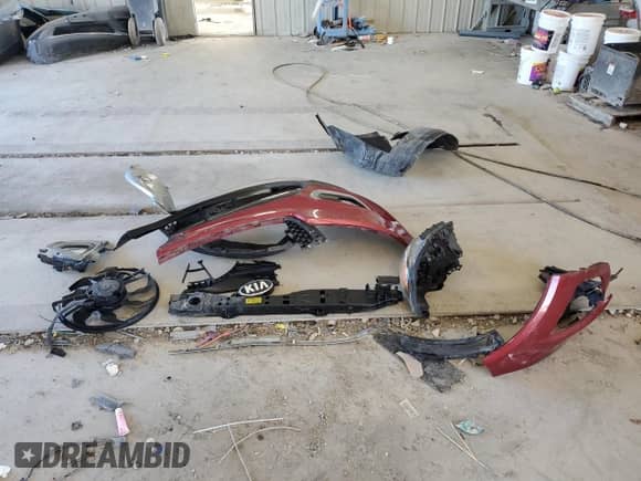 2017 Kia Sorento EX z VIN 5XYPH4A54HG231773, wystawiony jako Copart lot #70192155 z przebiegiem 119 278 mil mil oraz Szkoda całkowita • Salvage title. Historia ofert i sprzedaży dostępna na DreamBid. Obrazek 13.