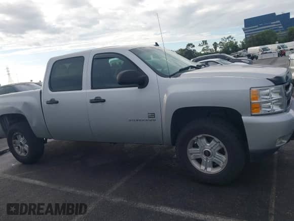 2011 Chevrolet Silverado 1500 LT with VIN 3GCPKSE36BG183524, listed as a IAAI auction lot 43262078 with 147,336 mi miles and . Bid and sale history available at DreamBid. Image 13.