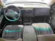 2001 Dodge Dakota Sport with VIN 1B7GL2AX71S155759, listed as a Copart auction lot 59165735 with 276,247 mi miles and Salvage title. Bid and sale history available at DreamBid. Image 8.