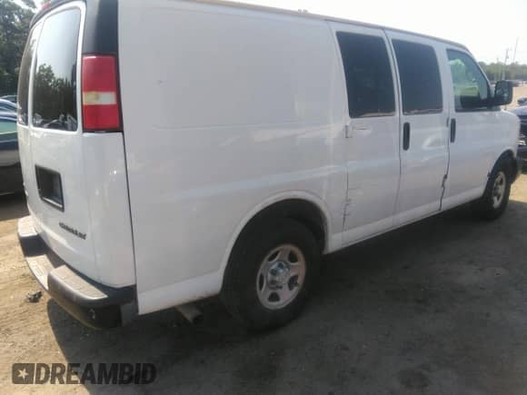 2005 Chevrolet Express Cargo z VIN 1GCFG15X451252983, wystawiony jako IAAI lot #42790611 z przebiegiem 87 741 mil mil oraz . Historia ofert i sprzedaży dostępna na DreamBid. Obrazek 4.