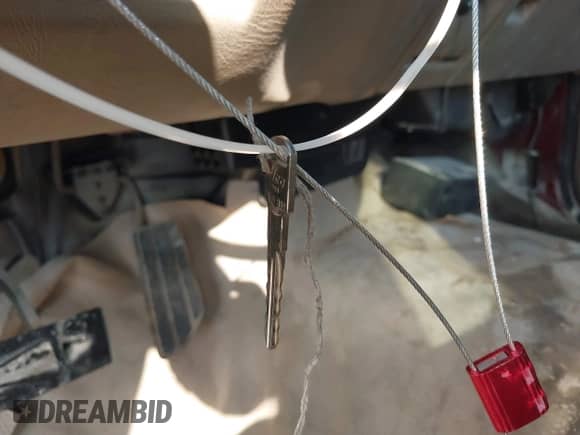 1998 Chevrolet Silverado 1500 with VIN 1GCEC19M3WE129614, listed as a IAAI auction lot 42842421 with 450,953 mi miles and . Bid and sale history available at DreamBid. Image 11.