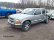 2001 Chevrolet S-10 LS with VIN 1GCDT13W41K176585, listed as a IAAI auction lot 41428911 with 114,733 mi miles and . Bid and sale history available at DreamBid. Image 2.