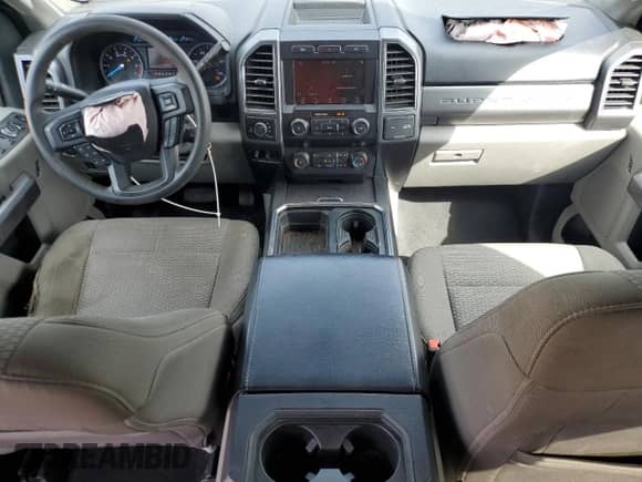 2019 Ford F-250 XL z VIN 1FT7W2B62KEF32656, wystawiony jako Copart lot #68546875 z przebiegiem 138 388 mil mil oraz Szkoda całkowita • Salvage title. Historia ofert i sprzedaży dostępna na DreamBid. Obrazek 8.