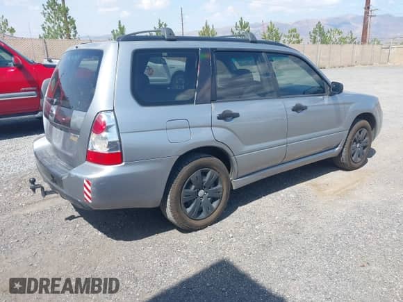 2008 Subaru Forester X with VIN JF1SG63628H733290, listed as a IAAI auction lot 43149654 with 201,603 mi miles and . Bid and sale history available at DreamBid. Image 4.