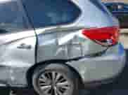 2019 Nissan Pathfinder S z VIN 5N1DR2MN0KC604587, wystawiony jako IAAI lot #41902222 z przebiegiem 91 185 mil mil oraz . Historia ofert i sprzedaży dostępna na DreamBid. Obrazek 6.