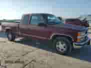 1998 Chevrolet Silverado 1500 z VIN 2GCEC19R9W1100549, wystawiony jako Copart lot #68348755 z przebiegiem 130 135 mil mil oraz Szkoda całkowita • Salvage title. Historia ofert i sprzedaży dostępna na DreamBid. Obrazek 4.