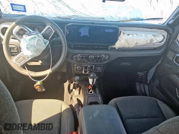 2025 Jeep Wrangler Sahara with VIN 1C4RJXP69SW600491, listed as a Copart auction lot 70372675 with 8,516 mi miles and Clean title. Bid and sale history available at DreamBid. Image 8.