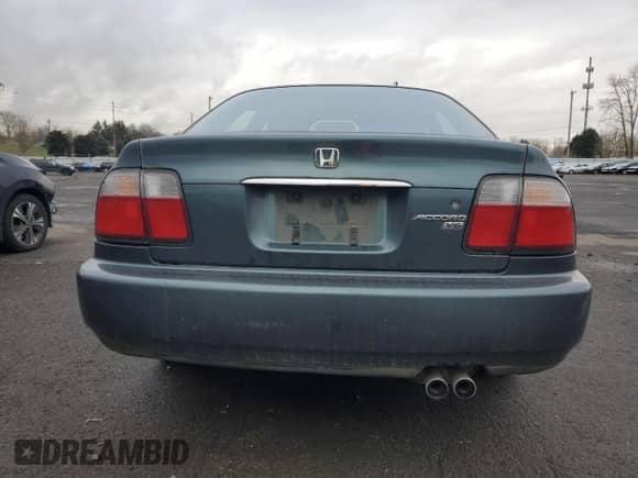 1996 Honda Accord EX z VIN 1HGCE6675TA000680, wystawiony jako Copart lot #45892315 z przebiegiem 232 819 mil mil oraz Czysty tytuł • Clean title. Historia ofert i sprzedaży dostępna na DreamBid. Obrazek 6.