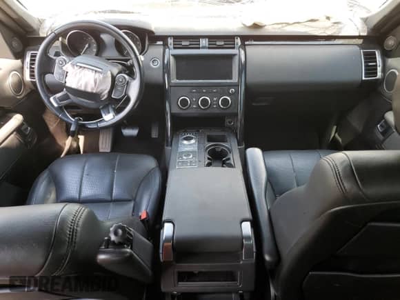 2018 Land Rover Discovery SE z VIN SALRG2RV8JA055121, wystawiony jako Copart lot #71458755 z przebiegiem Nie podano mil oraz Szkoda całkowita • Salvage title. Historia ofert i sprzedaży dostępna na DreamBid. Obrazek 8.