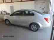 2012 Chevrolet Sonic LT с VIN 1G1JC5SH6C4119222, выставлен на аукционе Copart как лот 81915325 с пробегом 140 917 миль миль и Списание • Salvage title. История ставок и продаж доступна на DreamBid. Изображение 2.