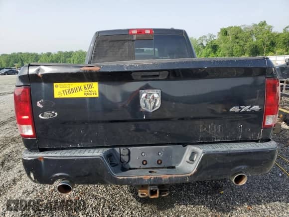 2009 Dodge 1500 SLT z VIN 1D3HV18T19S740111, wystawiony jako Copart lot #57335265 z przebiegiem 215 000 mil mil oraz Czysty tytuł • Clean title. Historia ofert i sprzedaży dostępna na DreamBid. Obrazek 6.