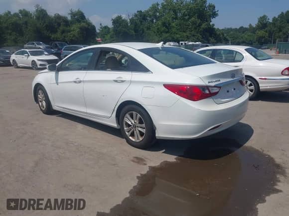 2011 Hyundai Sonata GLS z VIN 5NPEB4AC4BH128344, wystawiony jako IAAI lot #42872709 z przebiegiem 132 789 mil mil oraz . Historia ofert i sprzedaży dostępna na DreamBid. Obrazek 3.
