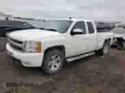 2009 Chevrolet Silverado 1500 LTZ z VIN 1GCEK39099Z258353, wystawiony jako Copart lot #68828515 z przebiegiem 235 665 mil mil oraz Czysty tytuł • Clean title. Historia ofert i sprzedaży dostępna na DreamBid. Obrazek 1.